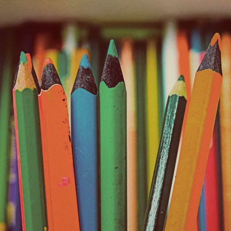 Assorted color pencils - free image from Unsplash