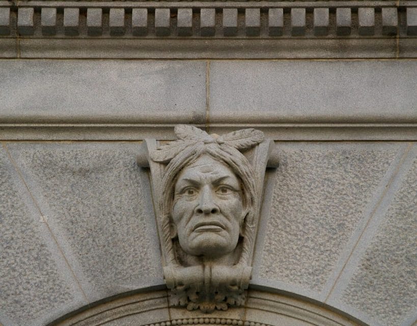 Keystone Motif - Some great examples of this classic design pattern